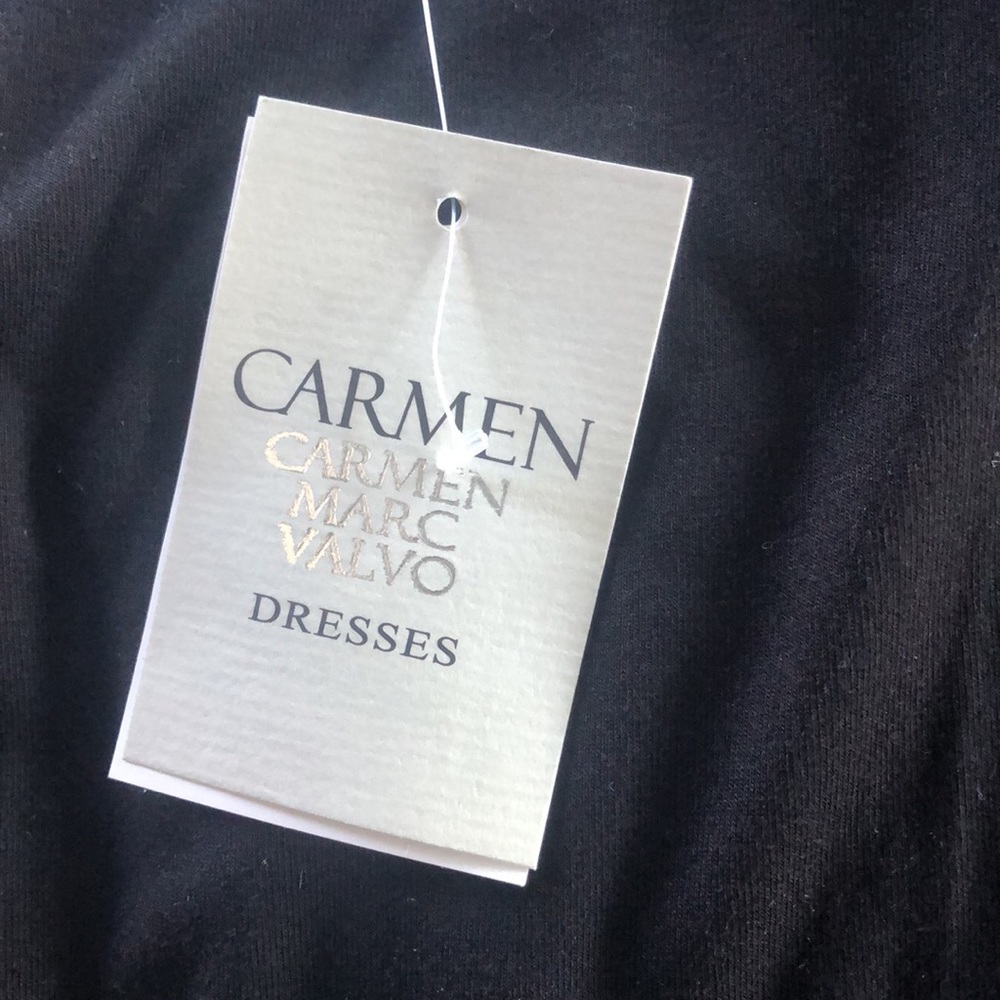 Carmen Marc Valvo Dress Runs more like a LARGE stretchy material - Picture 4 of 6
